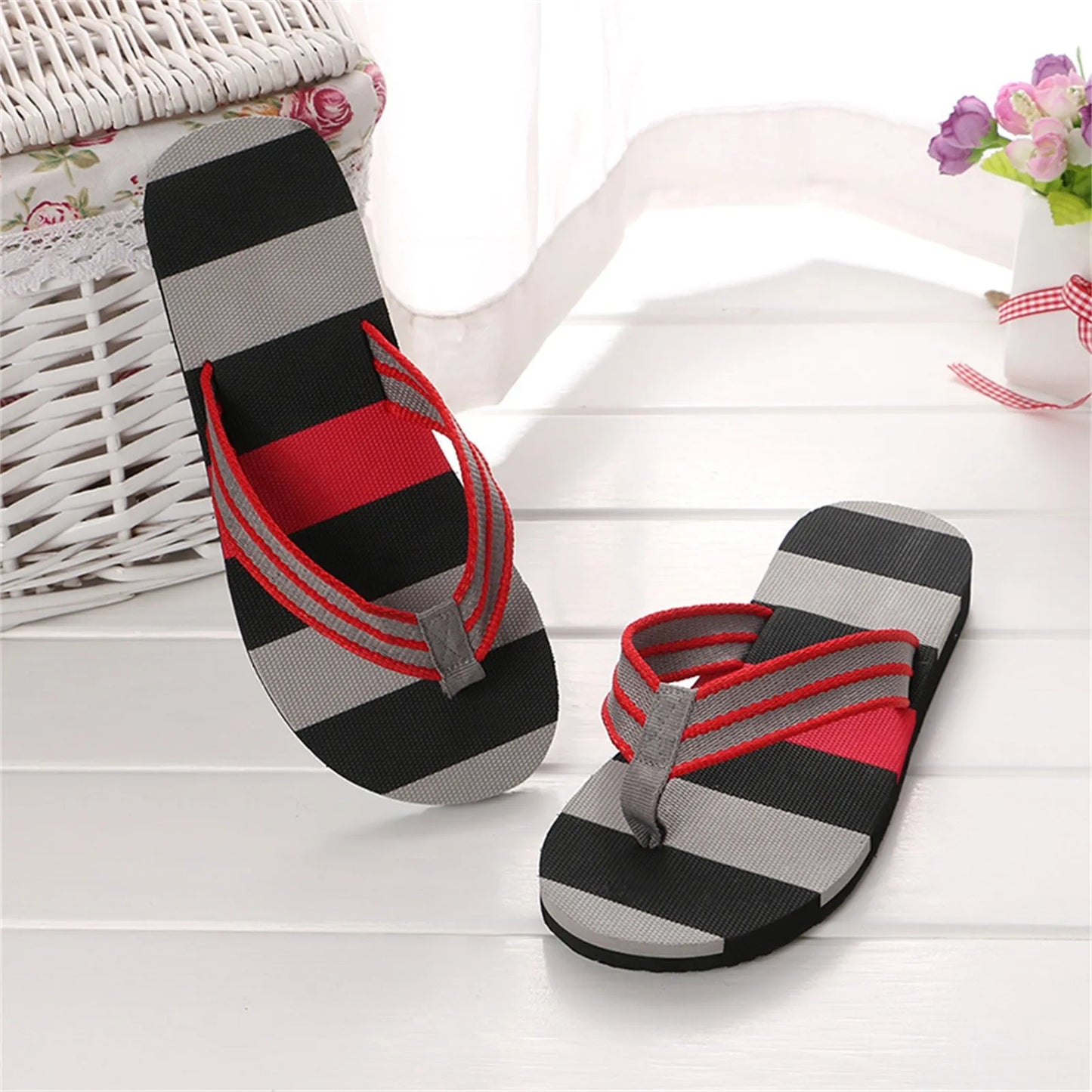 New Men's Slippers Men Summer Shoes Mixed Colors Sandals Male Slipper Indoor and Outdoor Flip Flops Casual Beach Shoes for Man