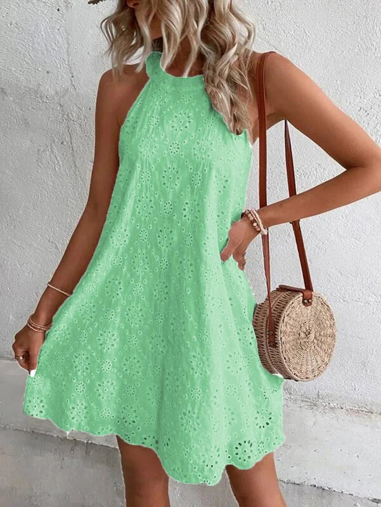 2026 Women's White Floral Cut-out Halter Neck Dress, Sleeveless Bohemian Maxi Dress with Irregular Hem for Beach Holiday