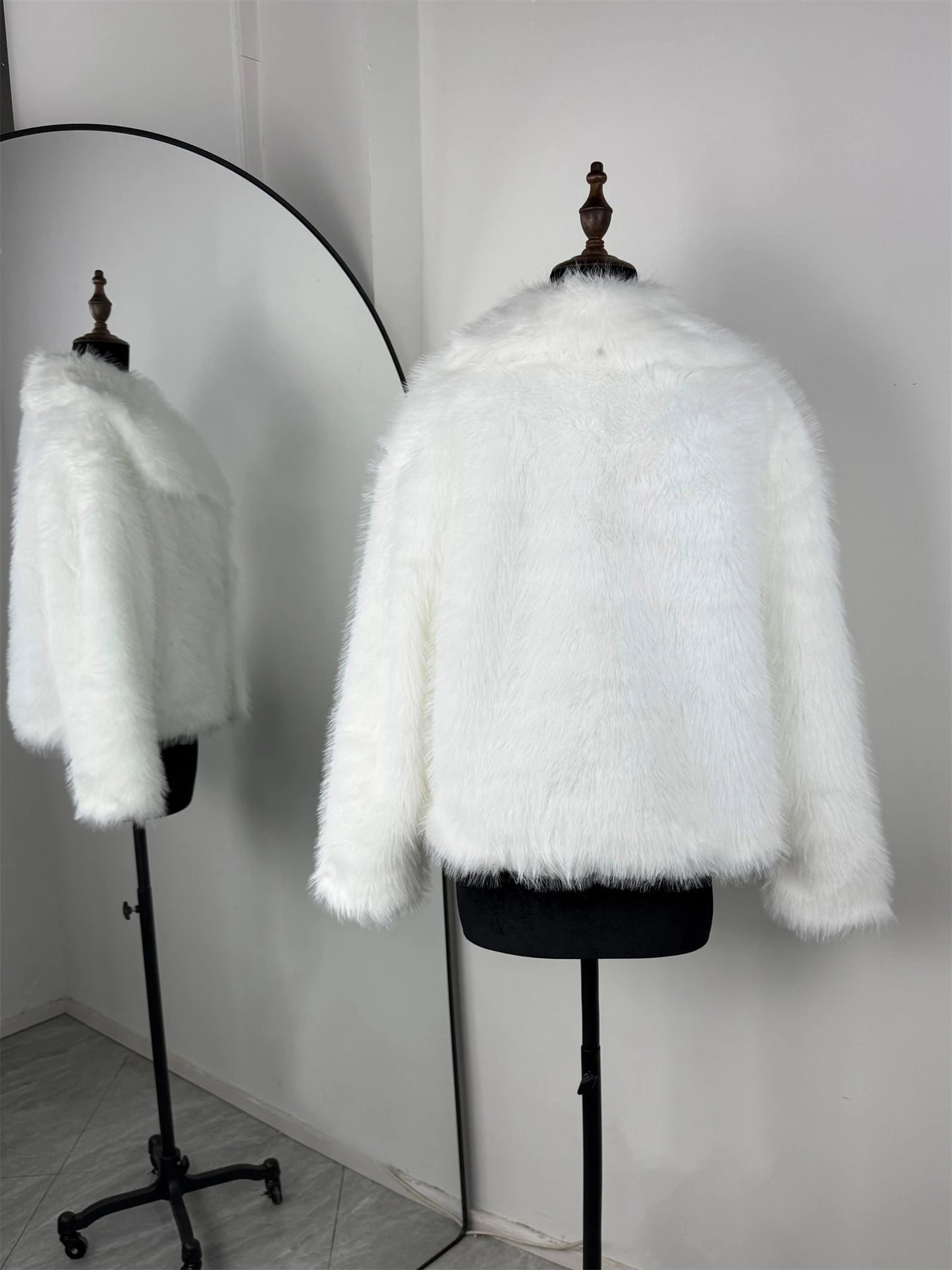 Faux Fur Women's Coat – Luxury Cropped Fluffy Jacket With Lapel Collar