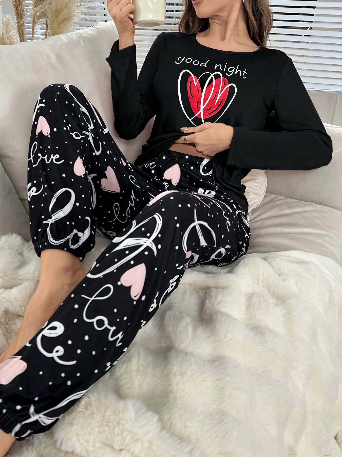 Spring Summer Autumn Winter Women's Round-neck Pullover with Heart Pattern Long-Sleeved Pants for Casual Homewear Set of 2 Piece