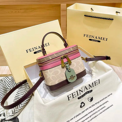 Minimalist Small Handbag - Fashionable Crossbody Bag for Women