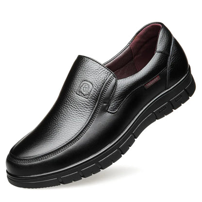 Summer New Men Leather Shoes soft soled Casual Flat Shoes Outdoor Walking shoes Comfort fashion soft leather shoes Loafers
