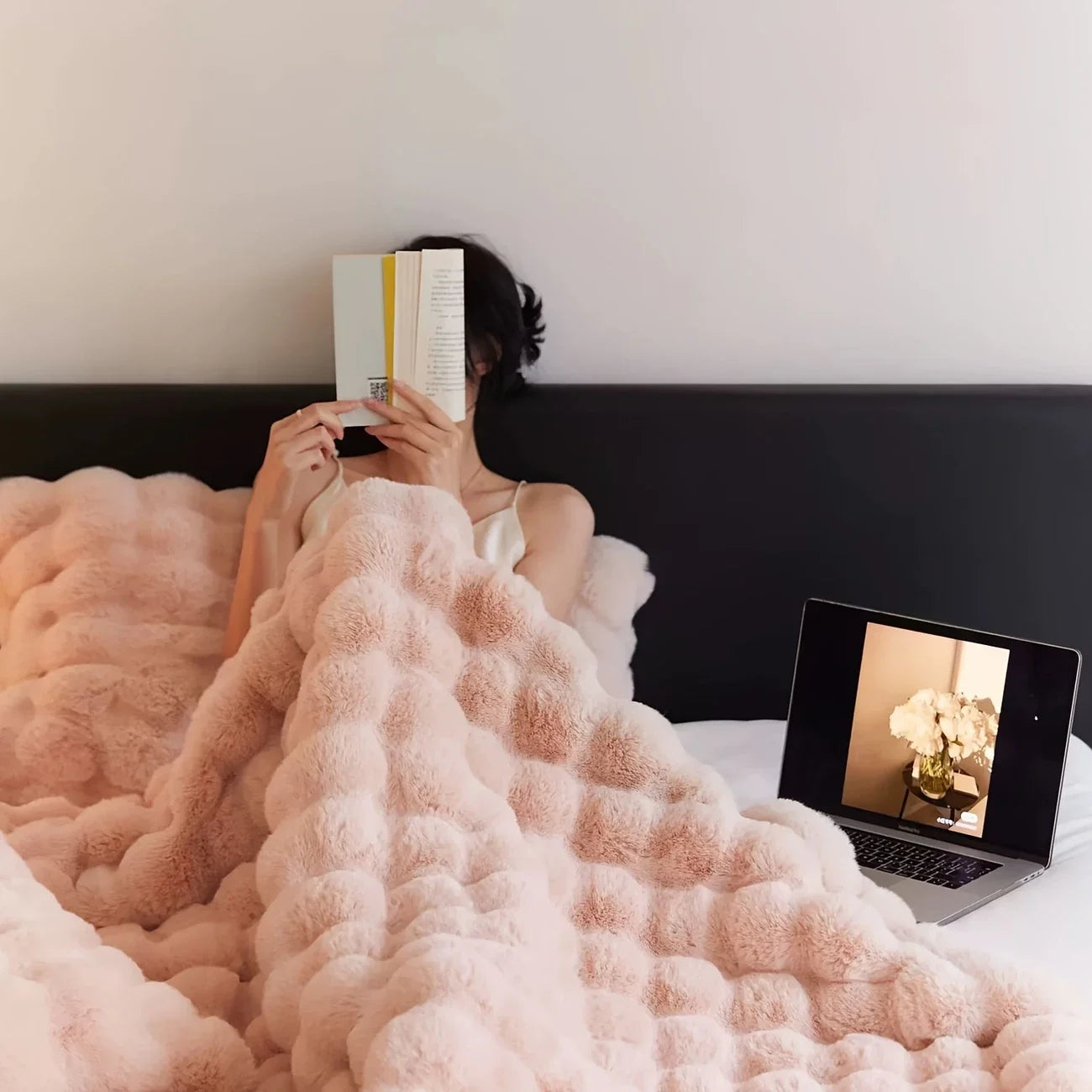 Cozy Faux Rabbit Fleece Blanket - Soft Warm Throw for Bedroom and Living Room - ZOOMNSTORE