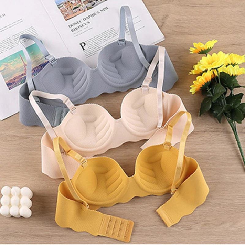 Seamless Women's Bra - Comfortable Wire Free One-Piece Bra With Detachable Straps