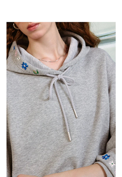 TOYOUTH Women's Mini Floral Embroidered Hoodie 2026 Fall New Arrival Youthful Cozy Relaxed Fit Slouchy Pullover Top