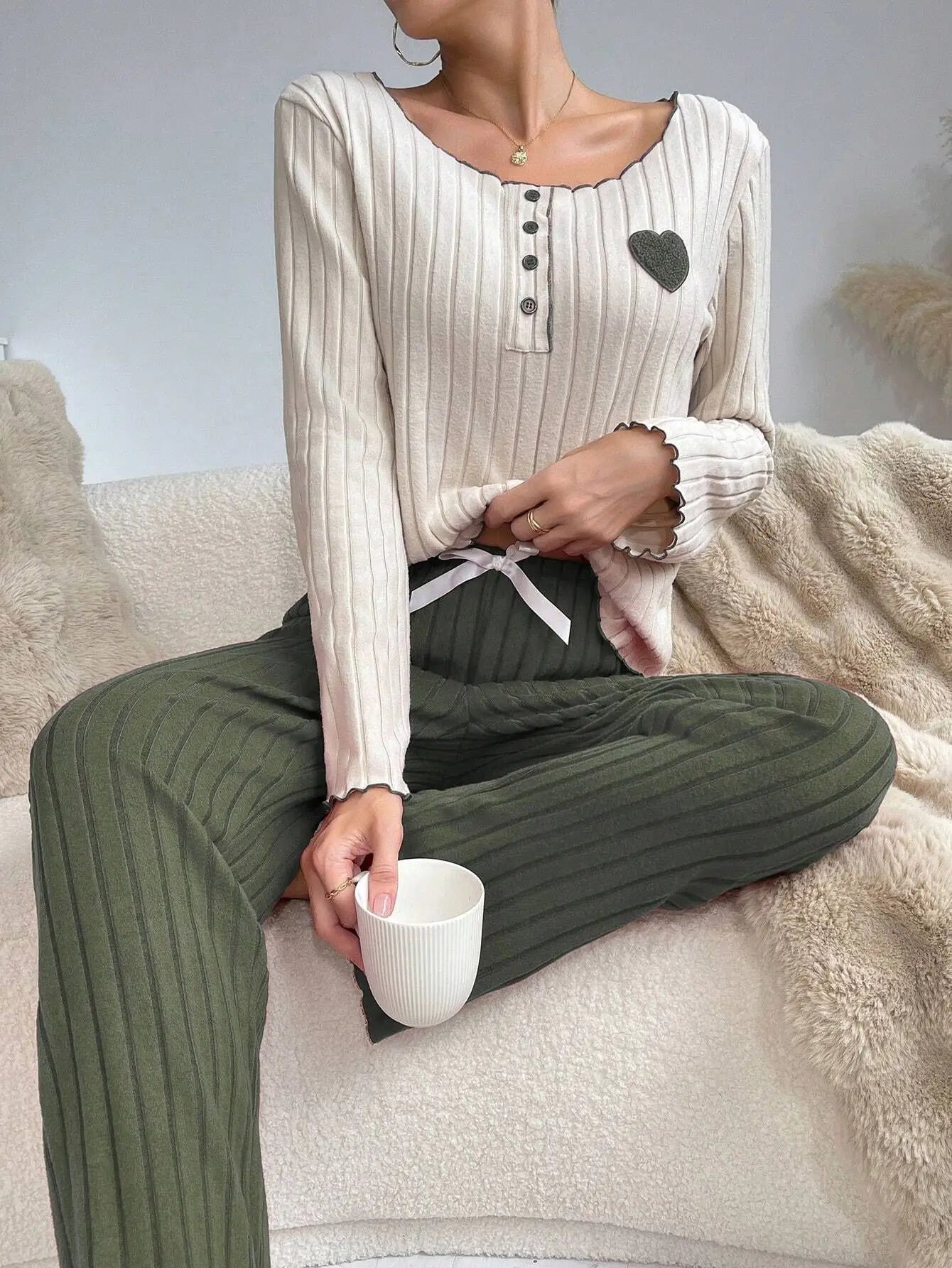 Women Autumn Winter Sleepwear Casual Long Sleeve Heart Printd Tops and Long Trousers Pajamas Set Homewear Loungewear