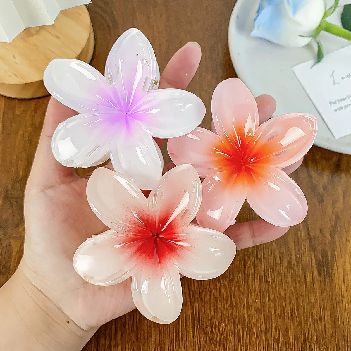 2025 New Vacation Egg Flower Hair Clips Hawaii Beach Claws Bohemian Hairpin for Girls Women Hair Claws