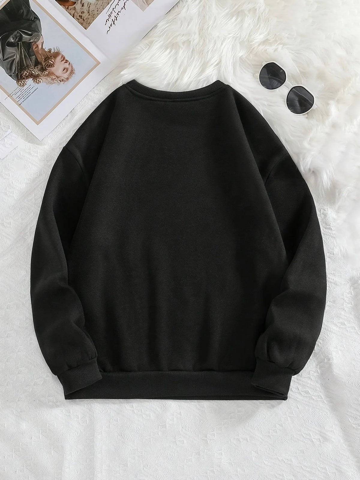 Women's Casual Heart Print Pullover Sweatshirt Geometric Design Long Sleeve Round Neck Machine Washable Regular Fit for Autum