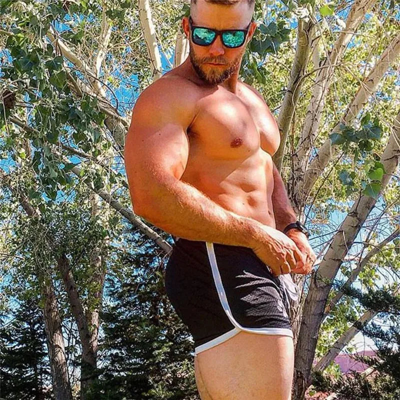 Men Gym Fitness Shorts Bodybuilding sports Jogging shorts Male 2022 Summer Cool Breathable Mesh The big size casual men Shorts