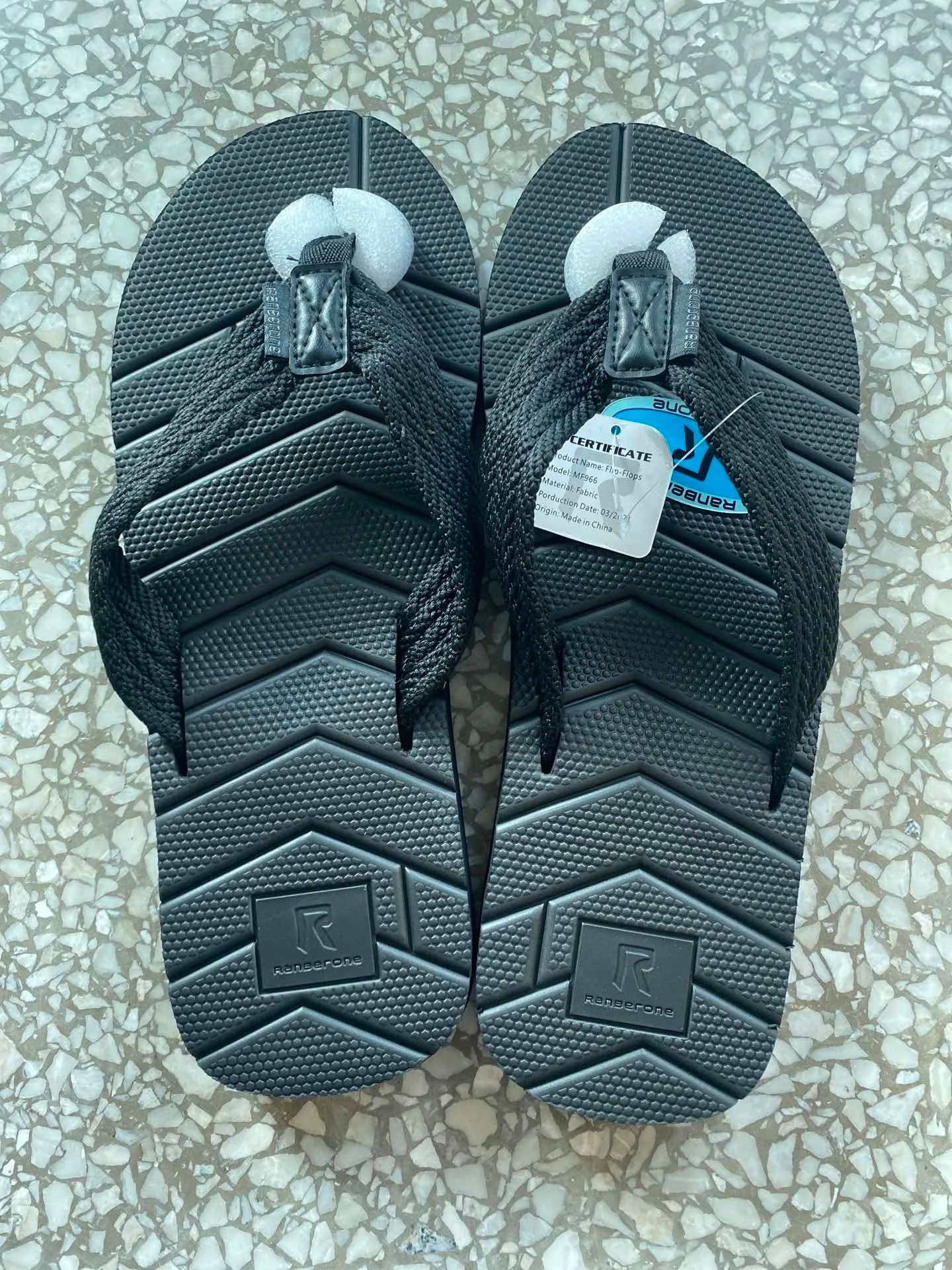Summer Flip Flops Men Drainage Non-Slip Design Men Beach Shoes Outdoor Comfort Flip Flops Men Big Size 50 Zapatos De Hombre