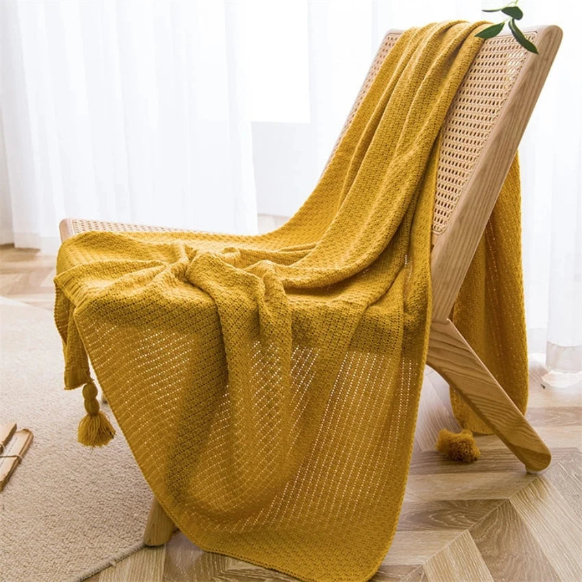 Chunky Knit Blanket - Nordic Knitted Throw with Tassels for Bed or Sofa - ZOOMNSTORE