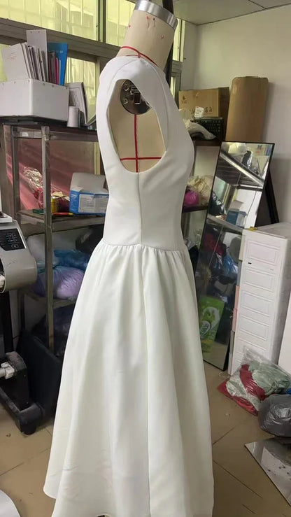 Circle Cut Out Back Dress - Fitted Waist Prom Dress With Wide Shoulders & Fluffy Hem