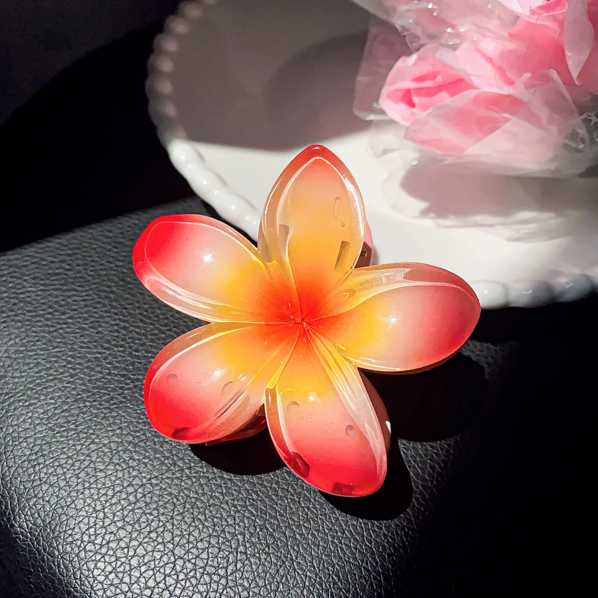 2025 New Vacation Egg Flower Hair Clips Hawaii Beach Claws Bohemian Hairpin for Girls Women Hair Claws