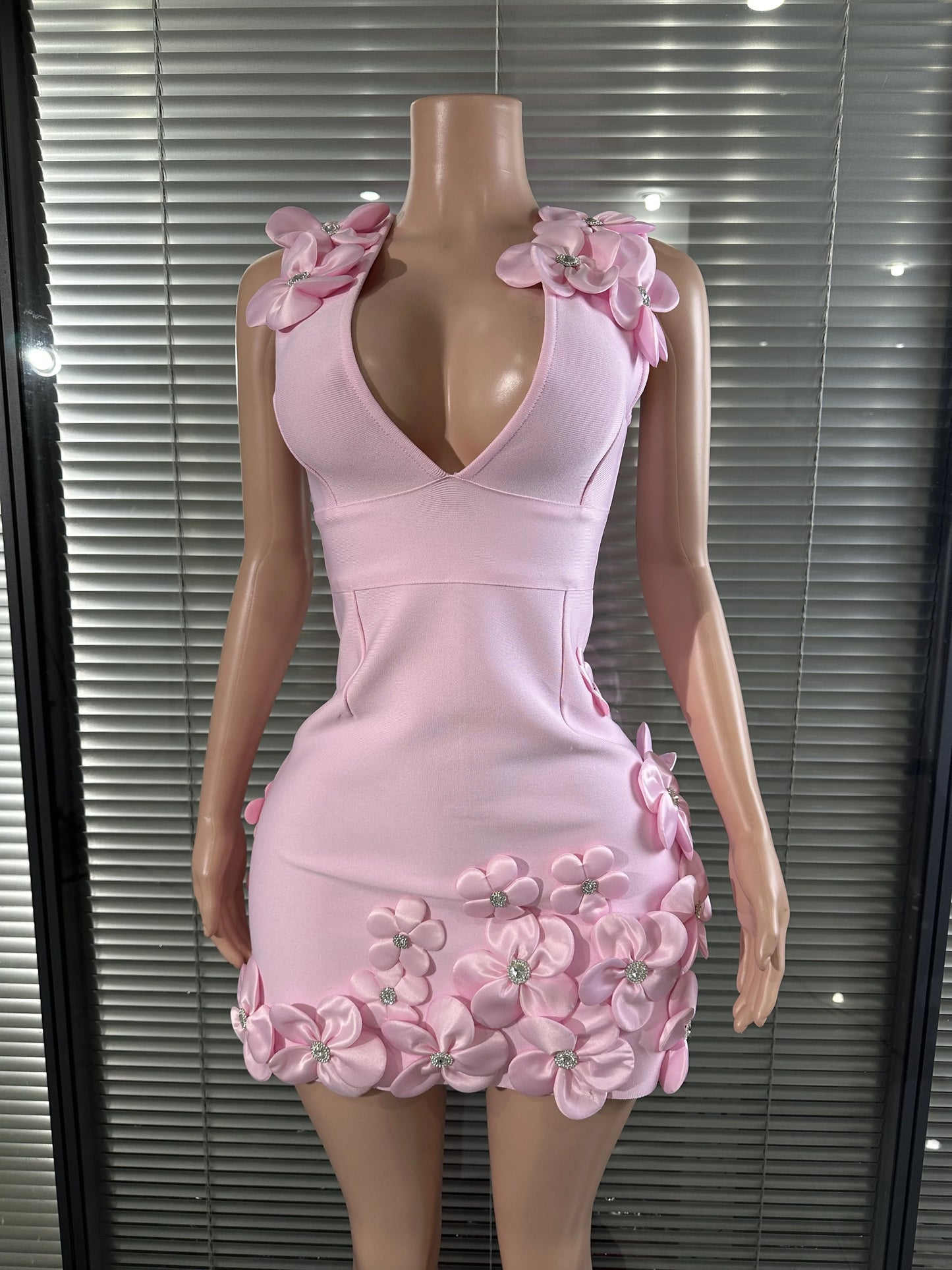Glamorous Sexy Crystal 3D Flowers Emmbellished Deep V-neck Sleeveless High Waist Evening Party Bandage Mini Dress