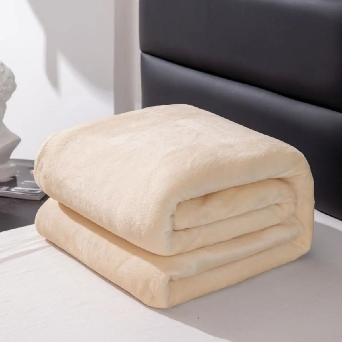 Solid Color Fleece Blanket - All Seasons Machine Washable - ZOOMNSTORE