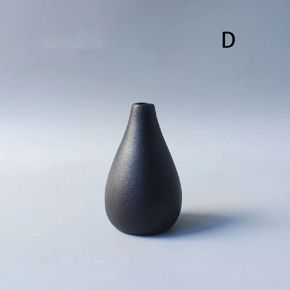 Black Ceramic Small Vase - Simple Japanese Home Decoration