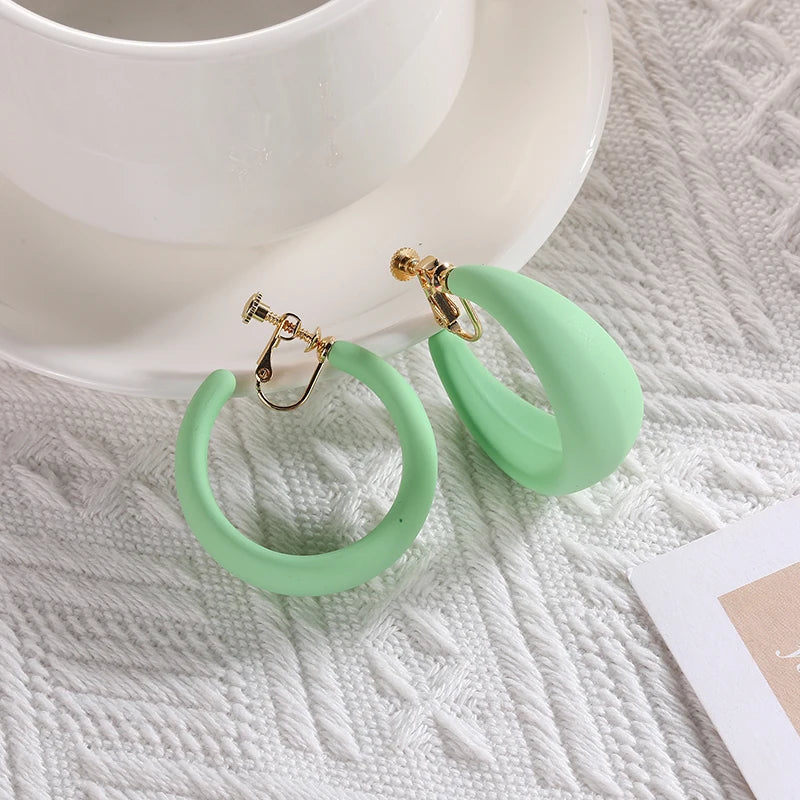 Summer Big Neon Colorful Acrylic C Shaped Hoop Clip on Earrings Geometric Round Earrings for Women Fashion Non Piercing Jewelry