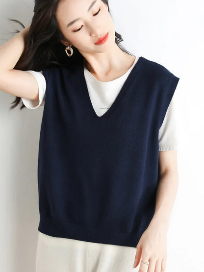 2026 Sweater Vest Spring Autumn Warm Fashin Korean Soft Loose Knit Vest V-neck Knitwear Solid Pullovers Short Style Sweater Vest