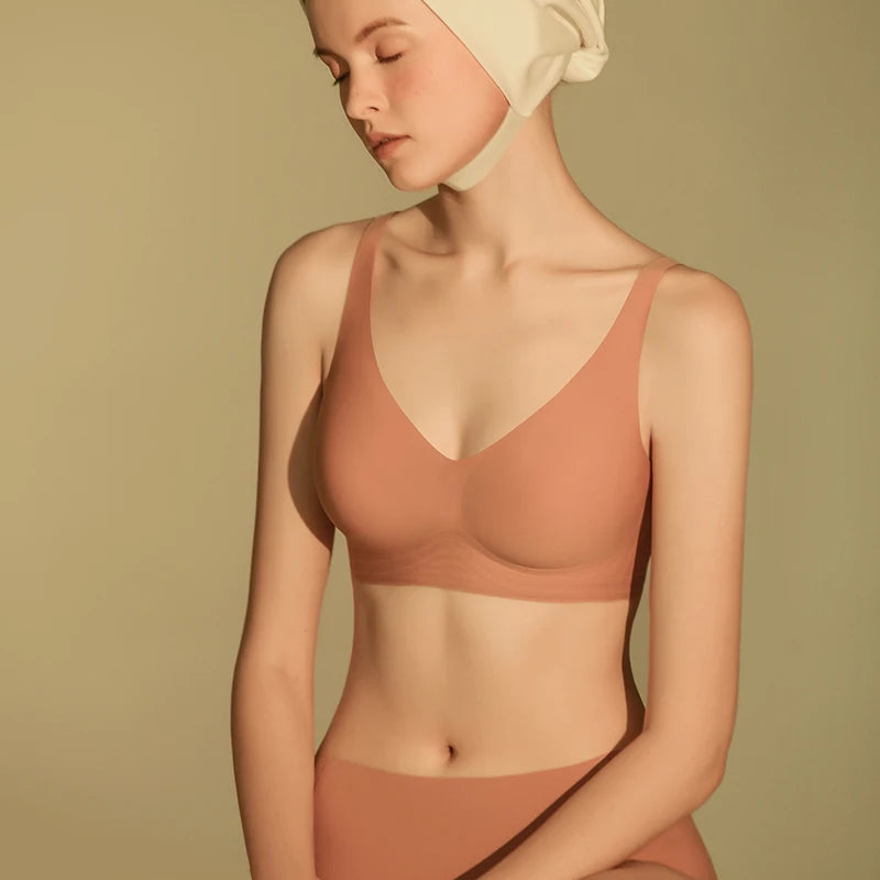 Plus Size Wireless Bra - Seamless Push Up Padded Plunge Bra with Adjustable Straps