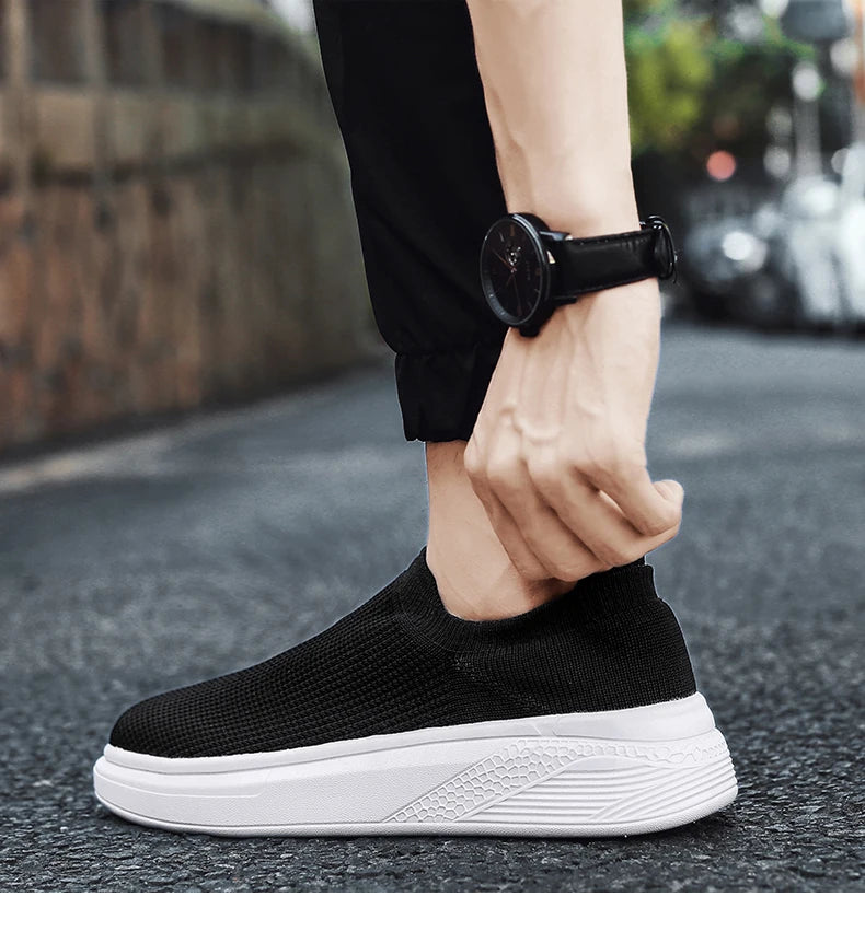 Outdoor Super Light Men Sneakers Fashion Breathable Running Sport Shoes Quality Slip-on Unisex Athletic Footwear 2022 Hot Sale
