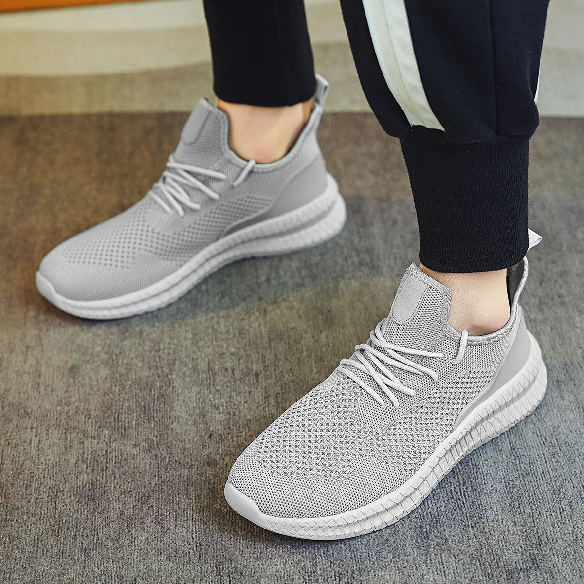 Men Walking Shoes Fashionable Lightweight Outdoor Breathable Sports Flat Mesh Comfortable Casual Tennis Shoes for Men
