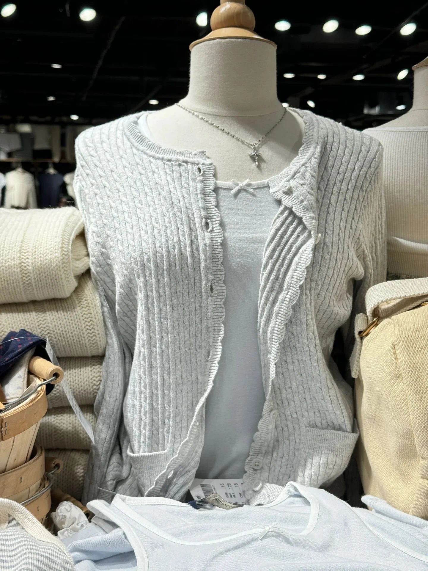 Pockets Twist Flower Knitted Sweater Cardigan O-Neck Single Breasted Long Sleeve Slim Sweaters Vintage Streetwear Gray Crop Tops