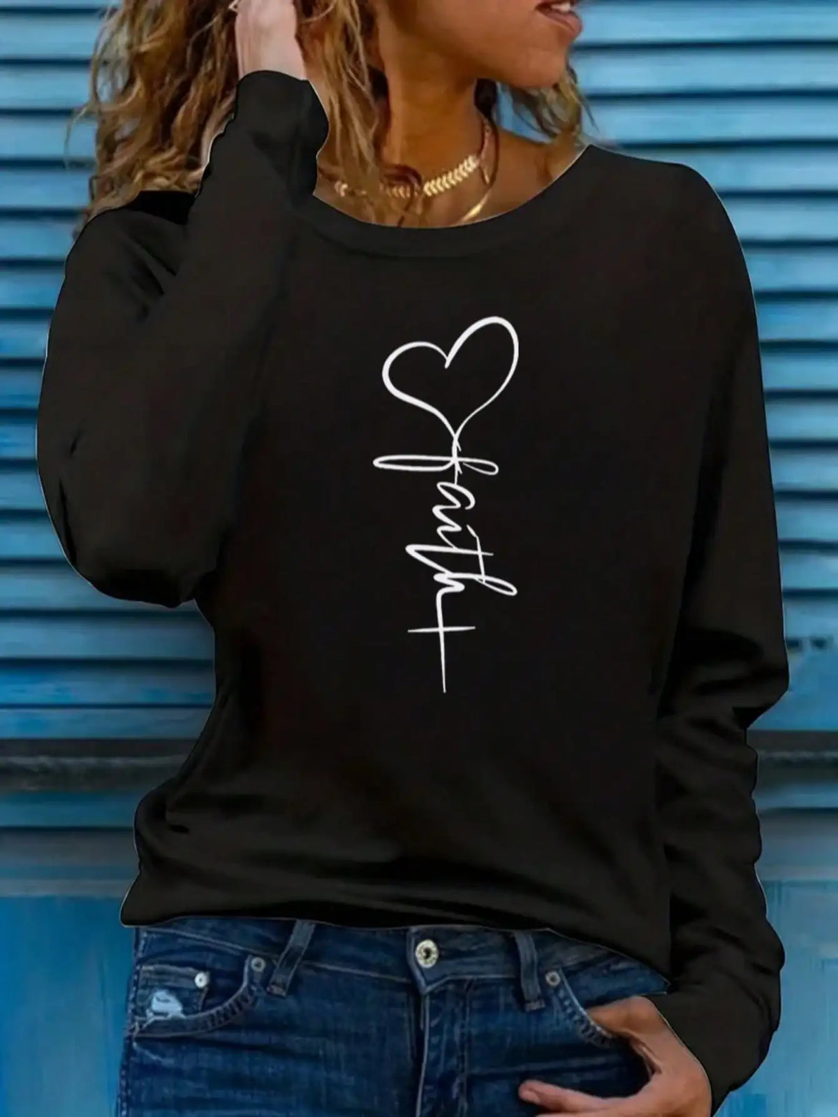 Women's Long-Sleeved Loose Round-Neck Top Elegant Solid Color Polyester Knitted T-Shirt Autumn and Winter Fashion Heart Pattern