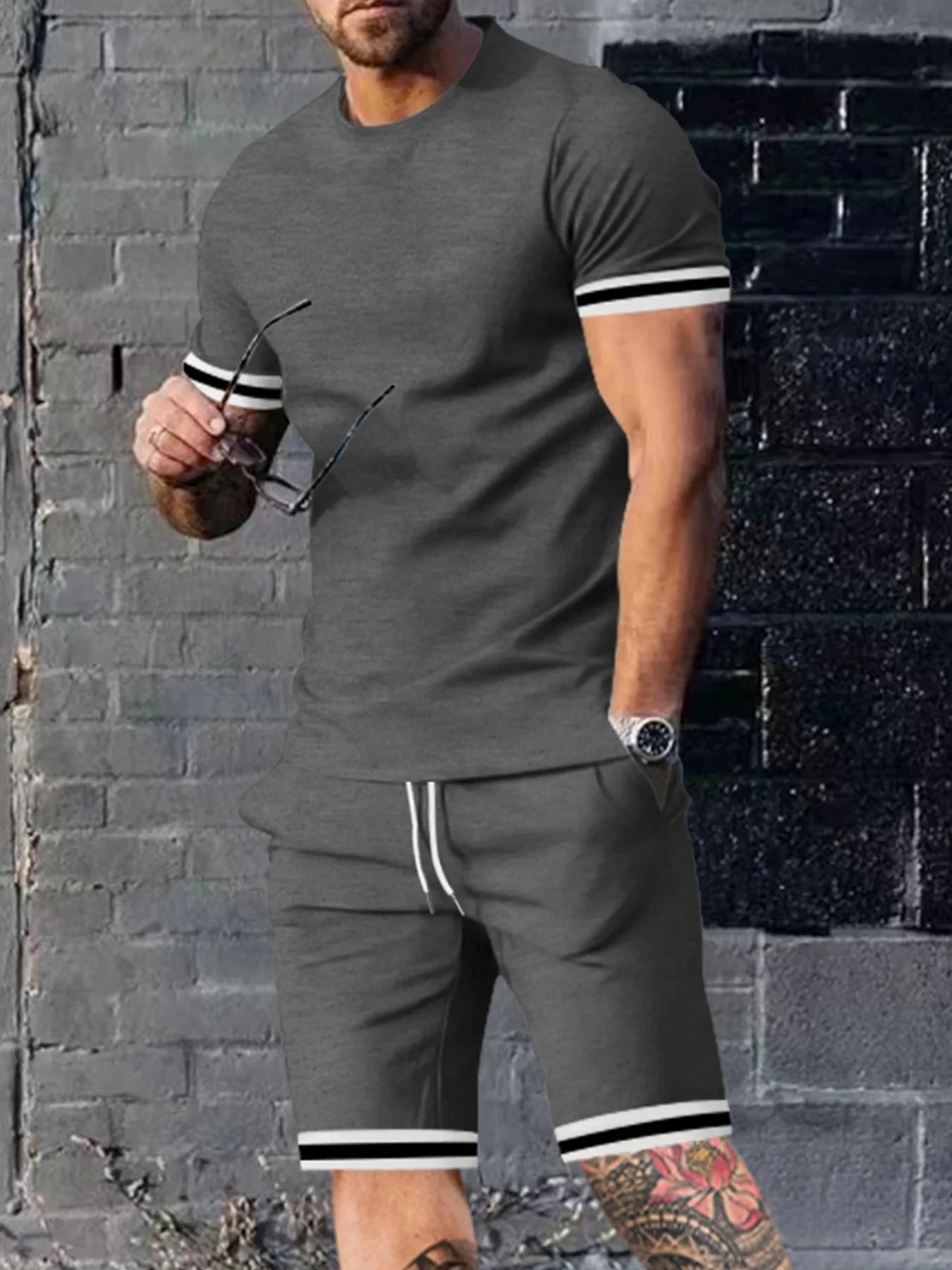 New summer men's minimalist striped printed comfortable and breathable round neck T-shirt shorts set for outdoor casual wear