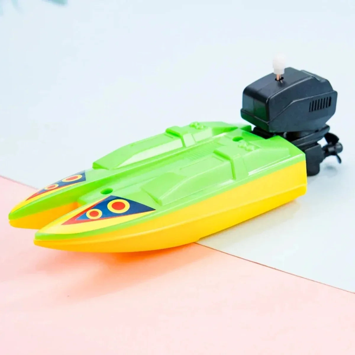 1PC Wind Up Speed Boat Toy Clockwork Floating Bathtub Shower Bath Toys for Kids Childrens Gift Boys Girls Water Play