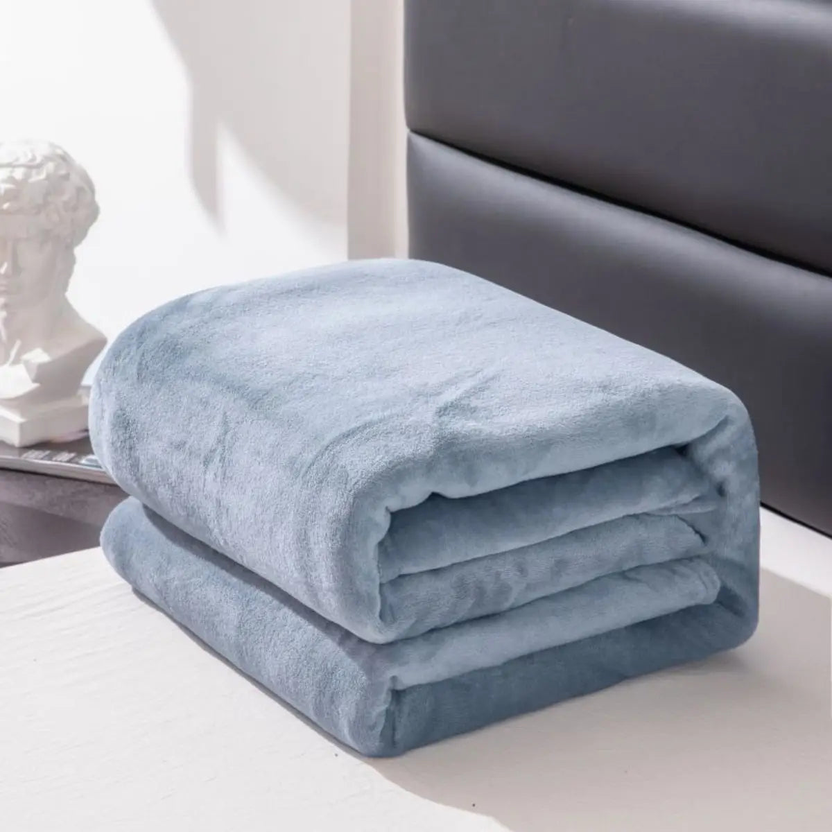 Solid Color Fleece Blanket - All Seasons Machine Washable - ZOOMNSTORE