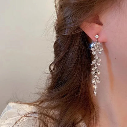 Two-Tone Leaf Drop Earrings – Carbon Zircon Pendant Style