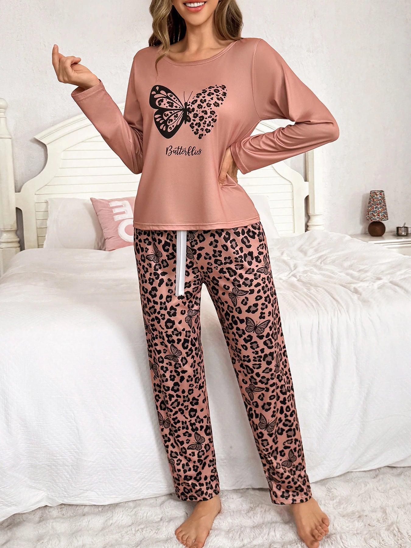 Spring, summer, autumn and winter women's two-piece pajama set featuring sweet leopard print and butterfly pattern on the collar