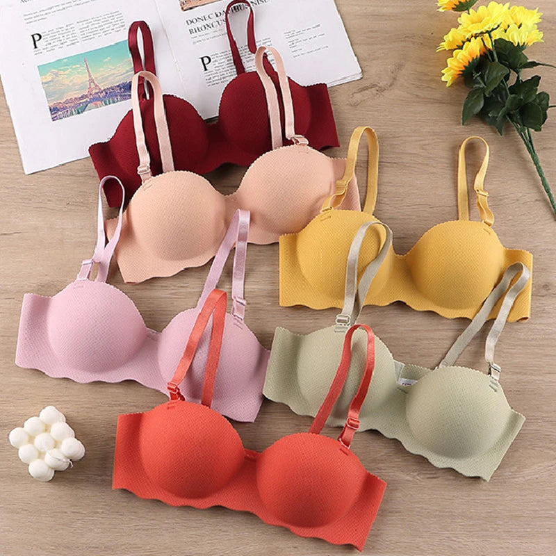 Seamless Women's Bra - Comfortable Wire Free One-Piece Bra With Detachable Straps