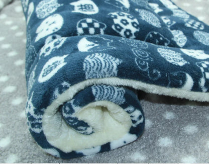 Thicken Flannel Mat Pet Cat Beds Mats Dog Bed Sleeping Mat Soft Warm Blanket Puppy Kitten Beds Pet Rug Mat for Small Medium Dogd