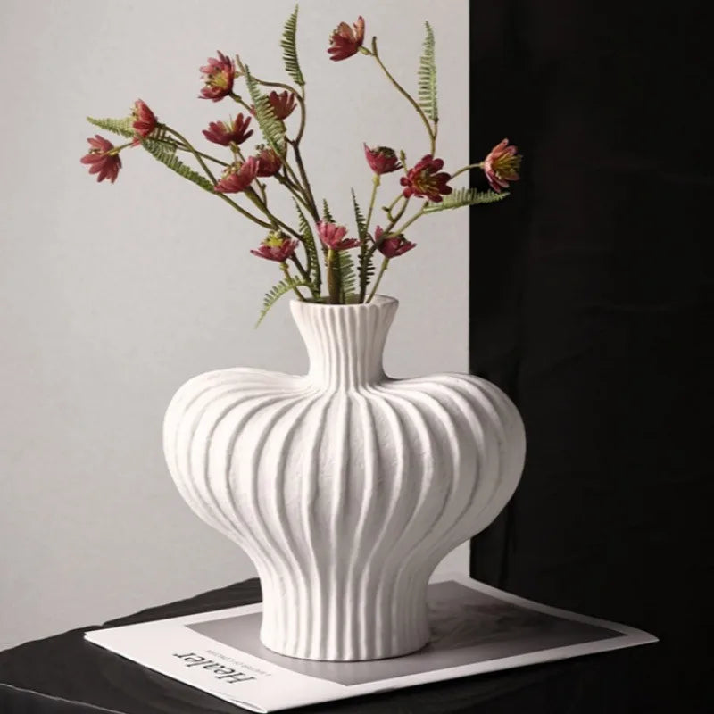 Modern Minimalist Plastic Vase - Chic Water Cultivation Decor for Home