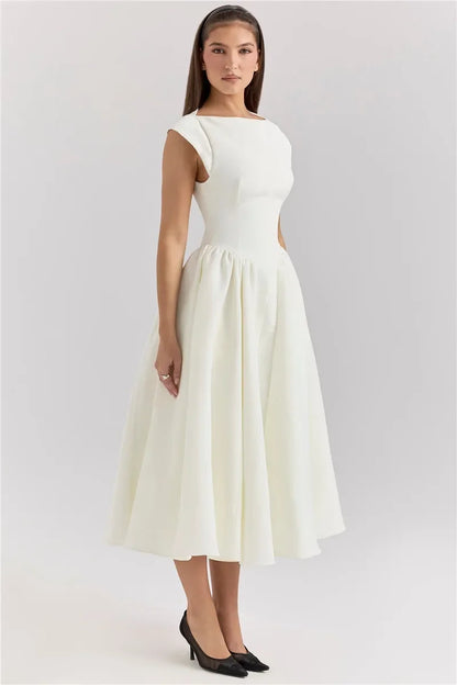 Circle Cut Out Back Dress - Fitted Waist Prom Dress With Wide Shoulders & Fluffy Hem