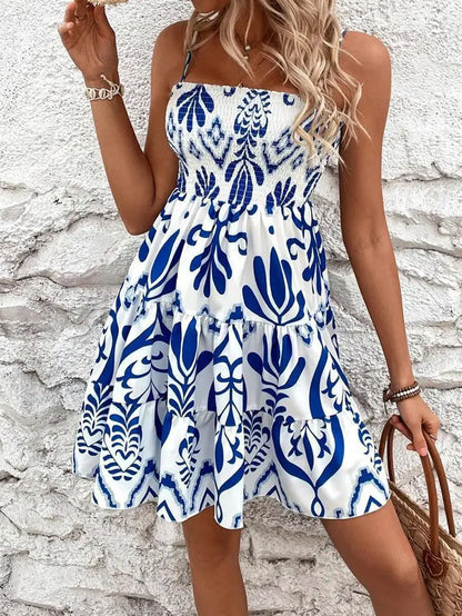 Pure desire sweet white strapless dress for women, summer spicy girl waist-fitting fishbone princess puff skirt short dress.
