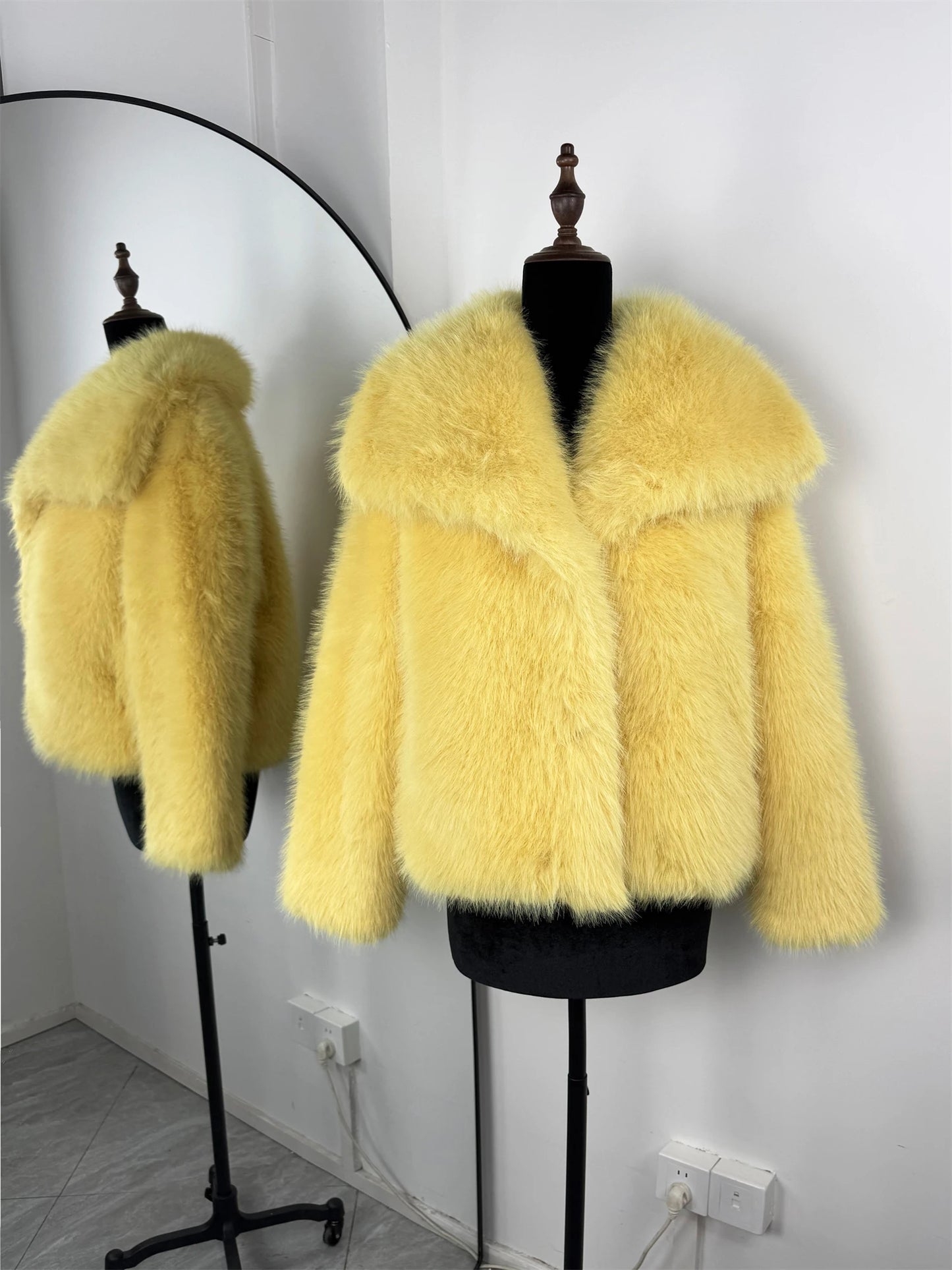 Faux Fur Women's Coat – Luxury Cropped Fluffy Jacket With Lapel Collar