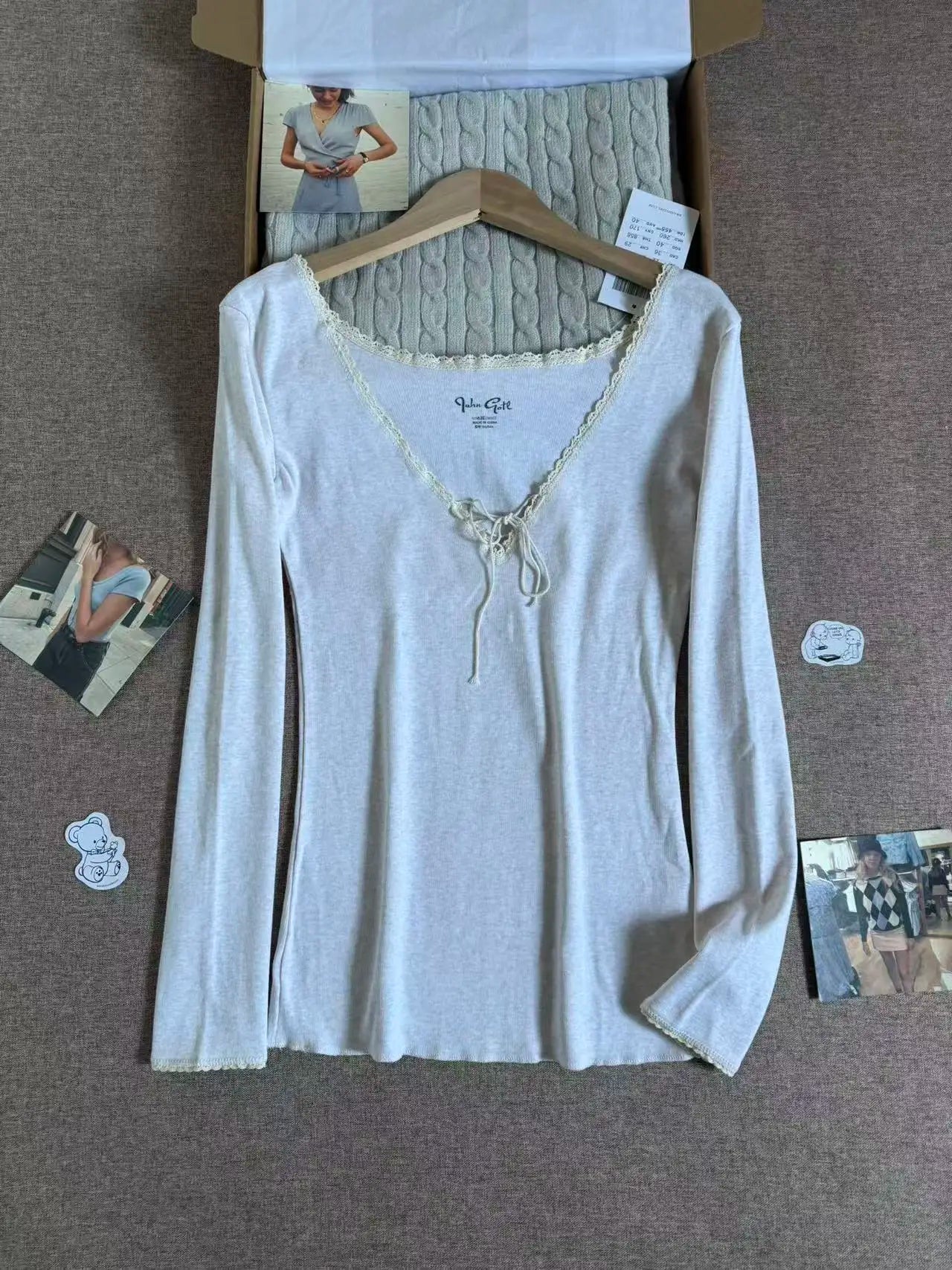 Beige Lace Trim Long Sleeve Tees Women Autumn New Streetwear Cotton Slim Sexy V-neck Lace-up Tops Sweet Simple Chic T-shirts Y2K