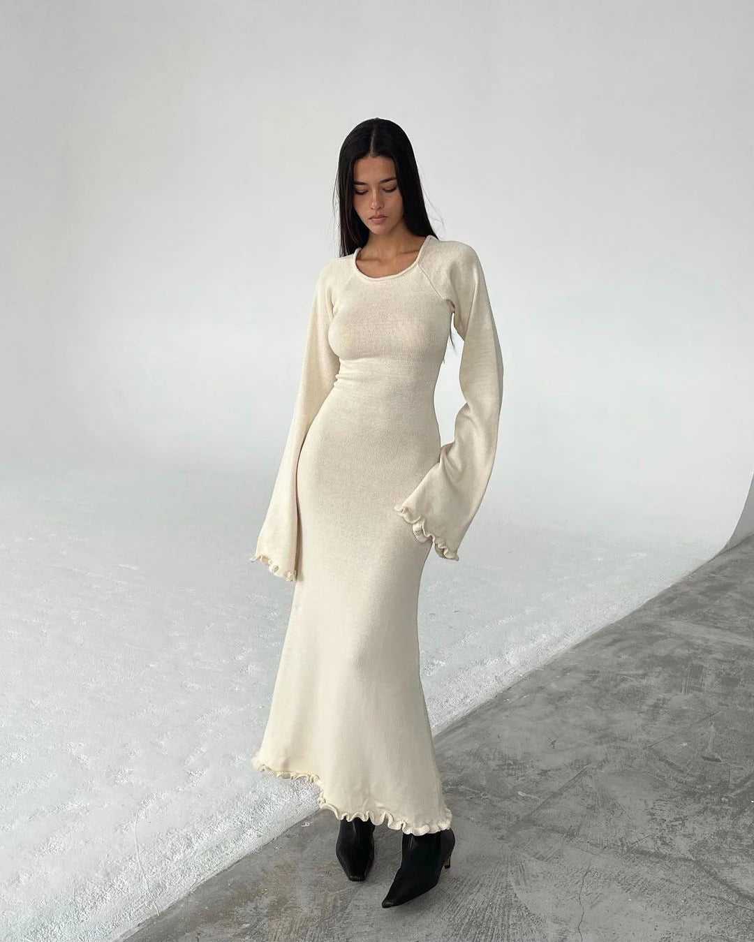 Elegant Knitted Maxi Dress - Backless Flare Sleeve Sweater Outfit for Women