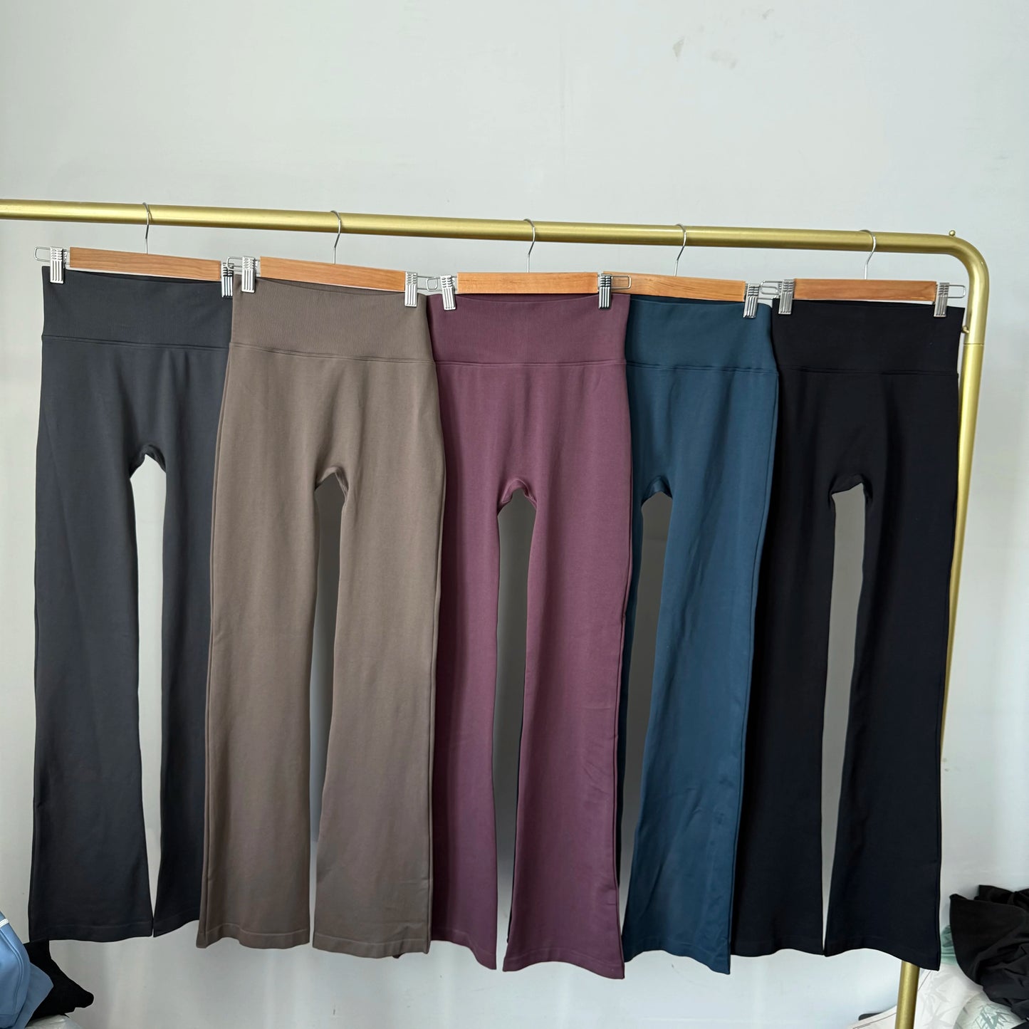 High Waisted Compression Without Awkward Lines Micro Flared Yoga Outdoor Wear Seamless Elastic Fitness Pants Lifting Leggings