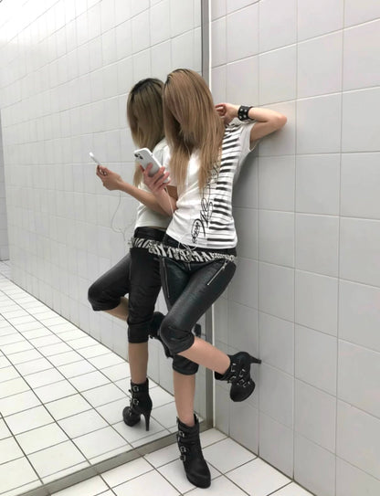 Karrram Trashy Y2k Piano Key Print T-shirt Grunge Aesthetics V-neck Tops Short Sleeve Vintage Punk Streetwear American Retro 90s