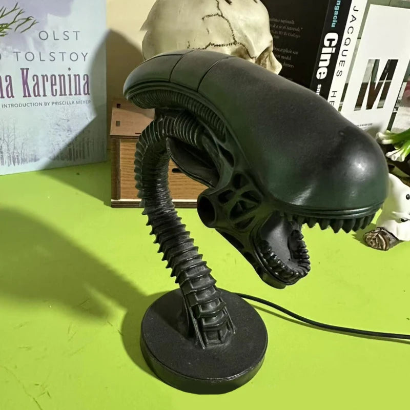 〔CC55〕Unique Alien Creature Lamp Stand, Bedroom Home Decorative Lamps, Resin Decoration Items Ornaments, Two Styles Optional,1pc