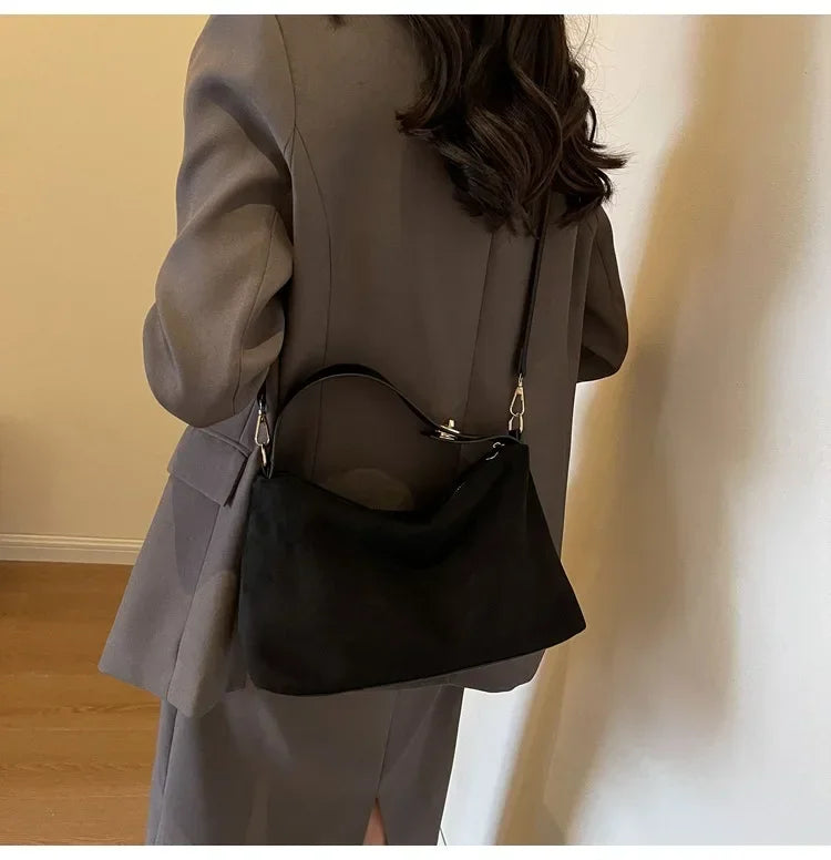 Retro Shoulder Bag – Women's Tote Bag With Large Capacity | Zipper Closure