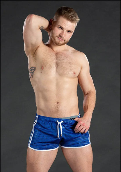 2025 new muscular fitness men's beach pants sports fitness casual quick dry hole breathable thin three-quarter pants men's sport