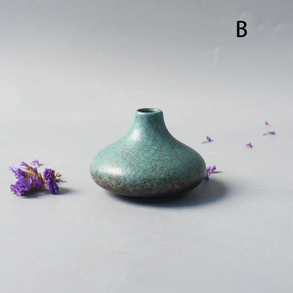 Black Ceramic Small Vase - Simple Japanese Home Decoration