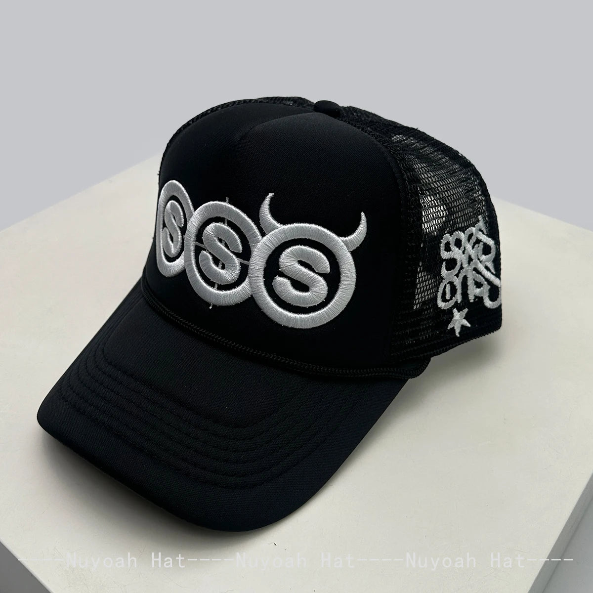 New Unisex Personal Devil Horns Letters Embroidery Baseball Hats Breathable Mesh Sunshade Hip Hop Trucker Caps Versatile Outdoor