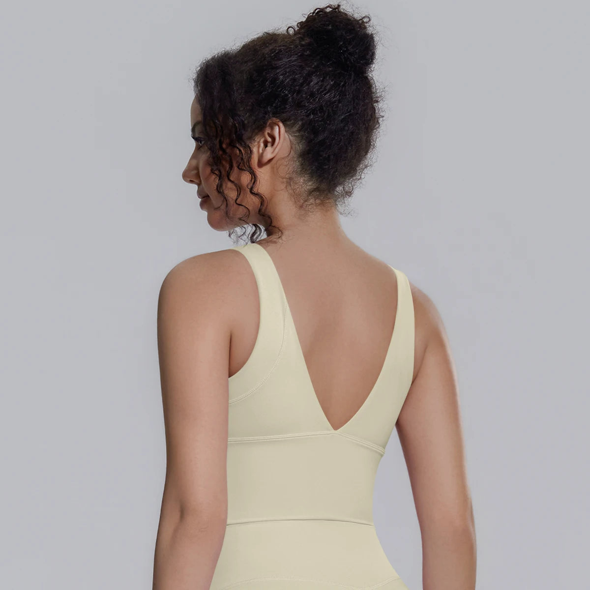 New Backless Yoga Vest for Woman Yoga Underwear with Chest Pad Summer Breathable Workout Top Running Shockproof Sports Bra