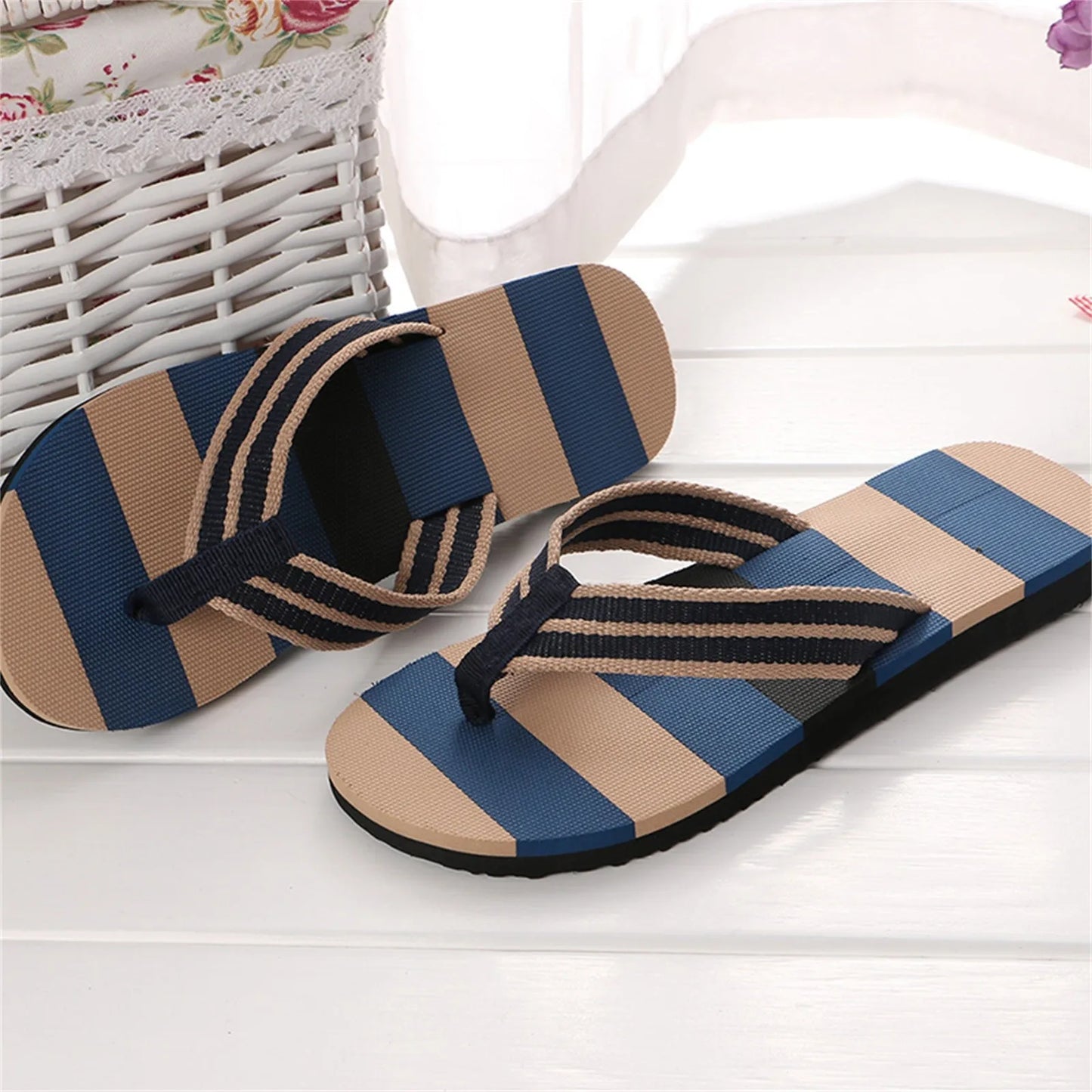 New Men's Slippers Men Summer Shoes Mixed Colors Sandals Male Slipper Indoor and Outdoor Flip Flops Casual Beach Shoes for Man
