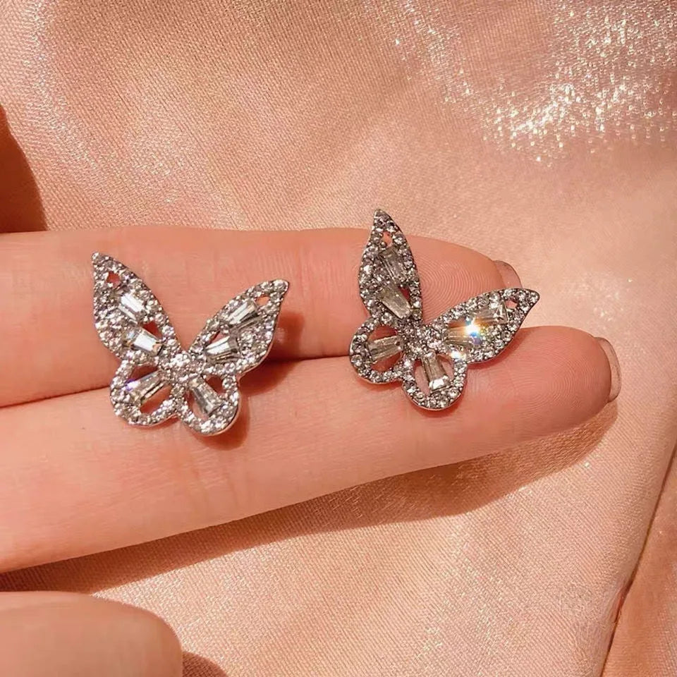 Two-Tone Leaf Drop Earrings – Carbon Zircon Pendant Style